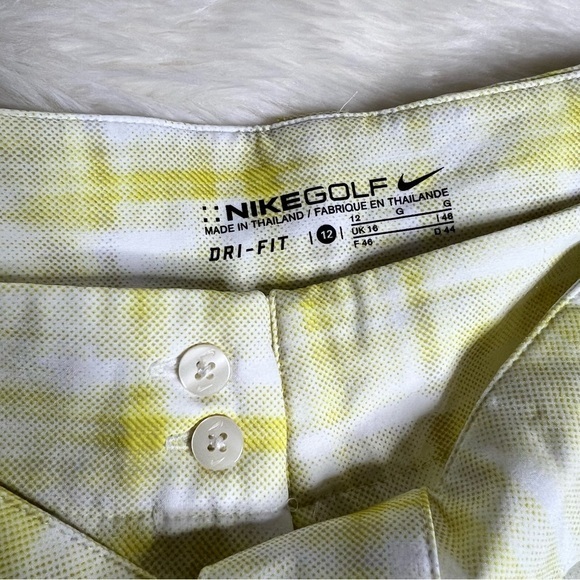 Nike Golf women’s Dri-fit shorts with belt size 12 - Picture 4 of 9